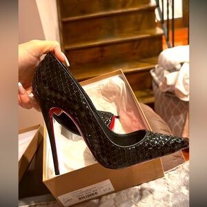 Christian louboutin So kate 120 perfect condition.